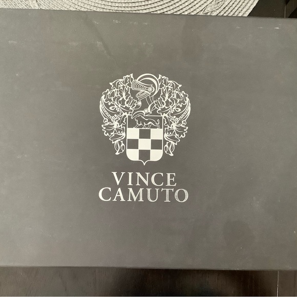 NIB Vince Camuto Sandals size 6 Final Reduction ✂️✂️ - Picture 8 of 9